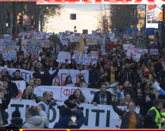 Another image of the crowd in Belgrade