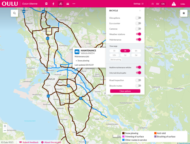 Map view of the public real time maintenance situation of main bicycle paths in Oulu.