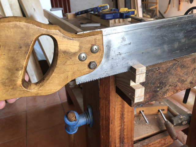 Los extremos salen fácil con el serrucho...