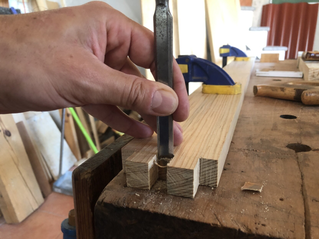 Y la basurita de en medio sale con formón.