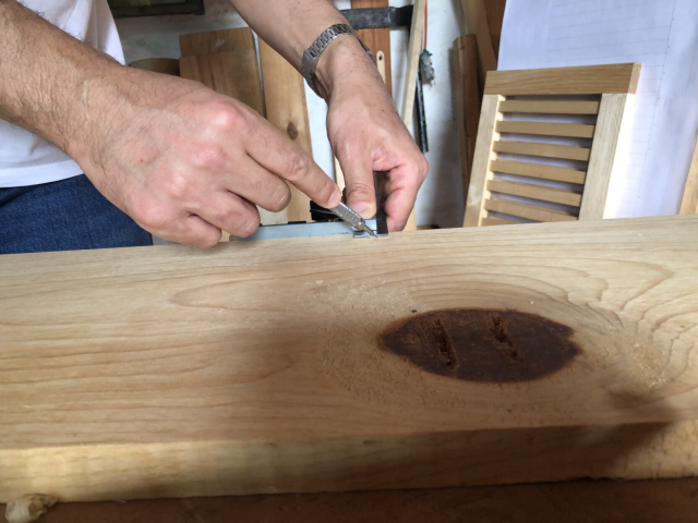 ... se marca el ancho, aquí con la escuadra de combinación...