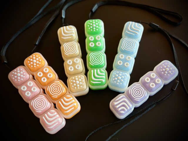 Photo of all of the colours: 

Strawberry Ice, Tangerine Ice, Lemon Ice, Apple Ice, Blueberry Ice, and Grape Ice. 